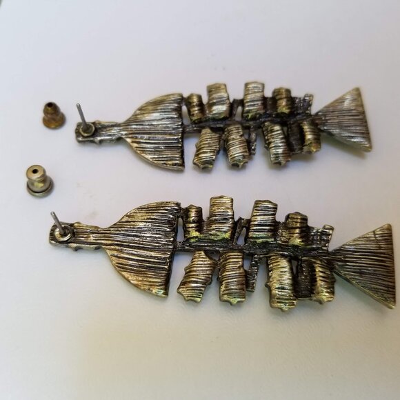 Blue Turquoise Fishbone Silver tone Rhinestone Pierced Earrings - Picture 6 of 11